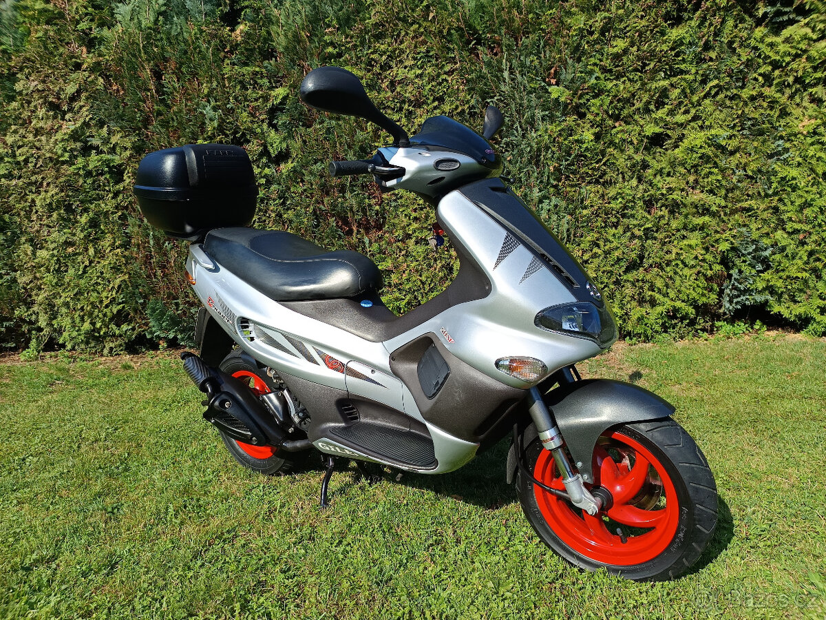 Prodám Italský značkový skůtr Gilera Runner 50 SP