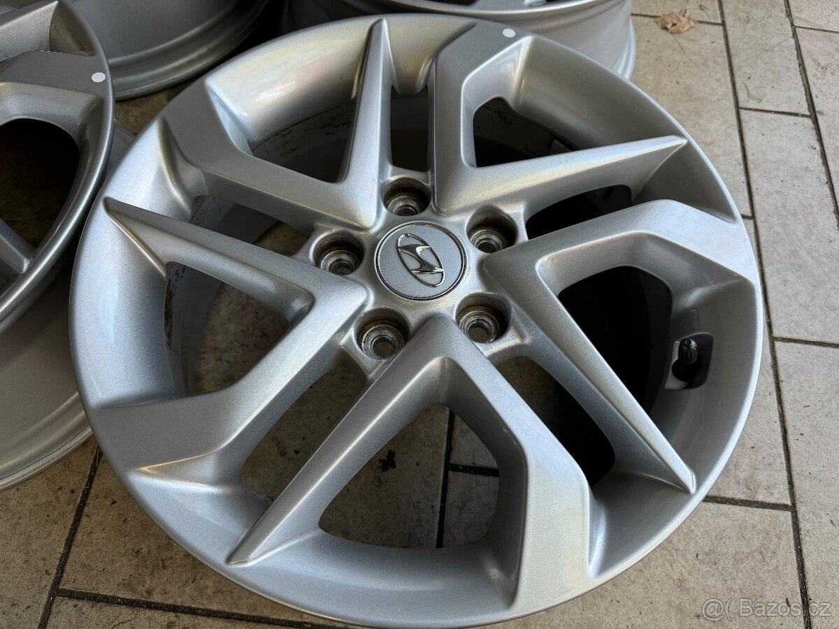 Alu kola Hyundai Tucson 5x114,3 r16 zánovní sada