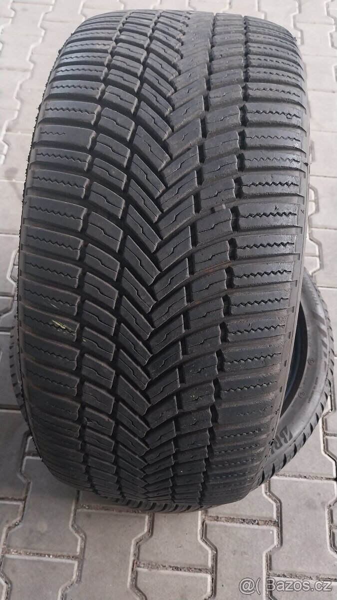 Prodám 4 x celoroční pneu Bridgestone 255/40/19