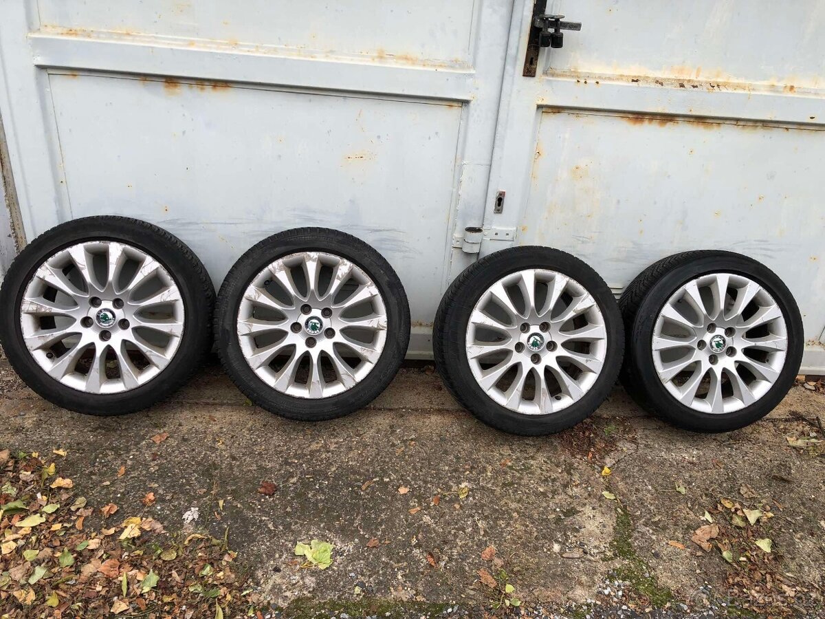 ORIGINÁL ALU KOLA ŠKODA 5x112 R17 ET45 + ZIMNÍ PNEU