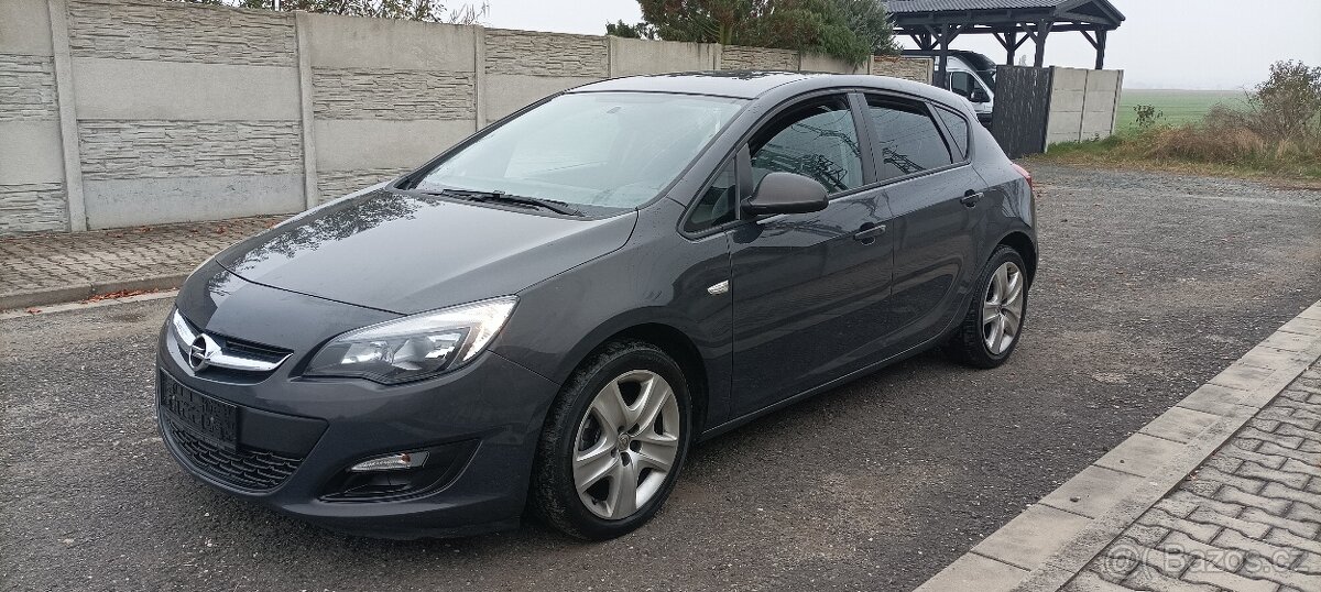 OPEL ASTRA 1.3 CDTI 70KW KLIMATRONIC R.V.8/2013 TOP STAV