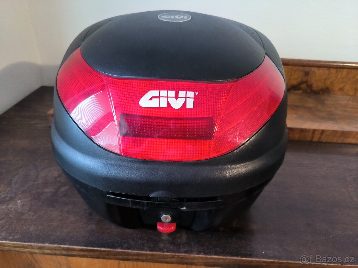 Kufr GIVI 30l s plotnou monolock