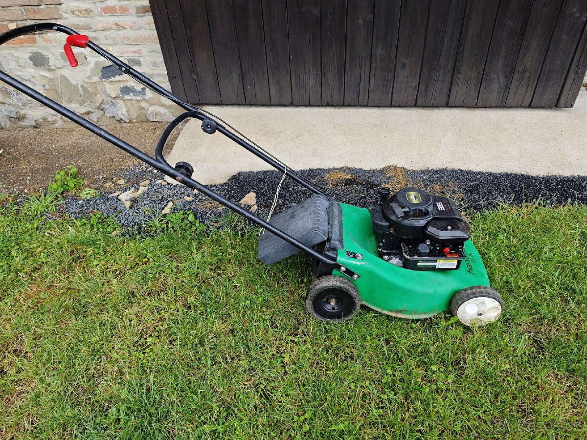 Motorová sekačka Briggs Stratton