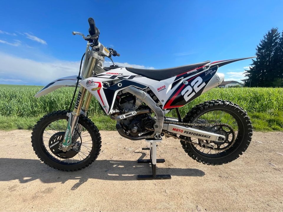 Hondu CRF 250 R