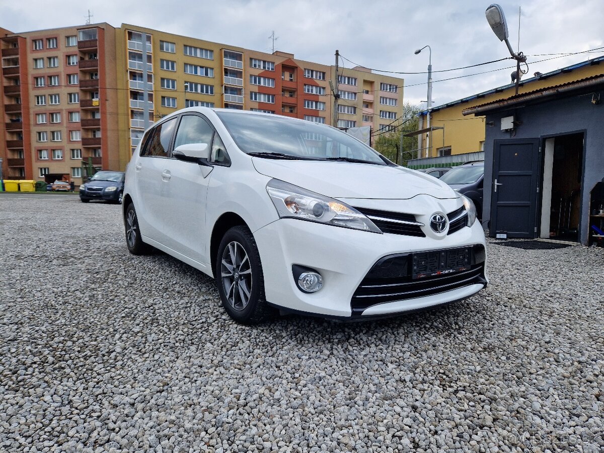 Toyota Verso,1.6D-4D,82KW,7MÍST,KAMERA,BEZ KOROZE,R.V.2015