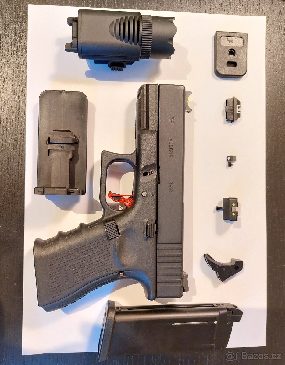 Prodám: WE GLOCK 19 GEN 4 - TOP STAV + SPOUSTA PŘÍSLUŠENSTVÍ