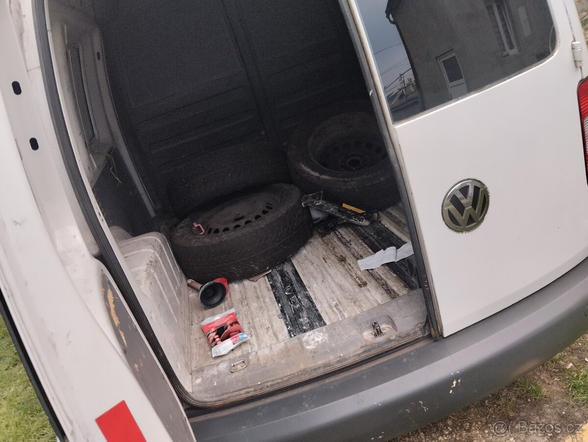 Prodám vyměním Volkswagen Caddy maxi 2.0 CNG. Rok 012