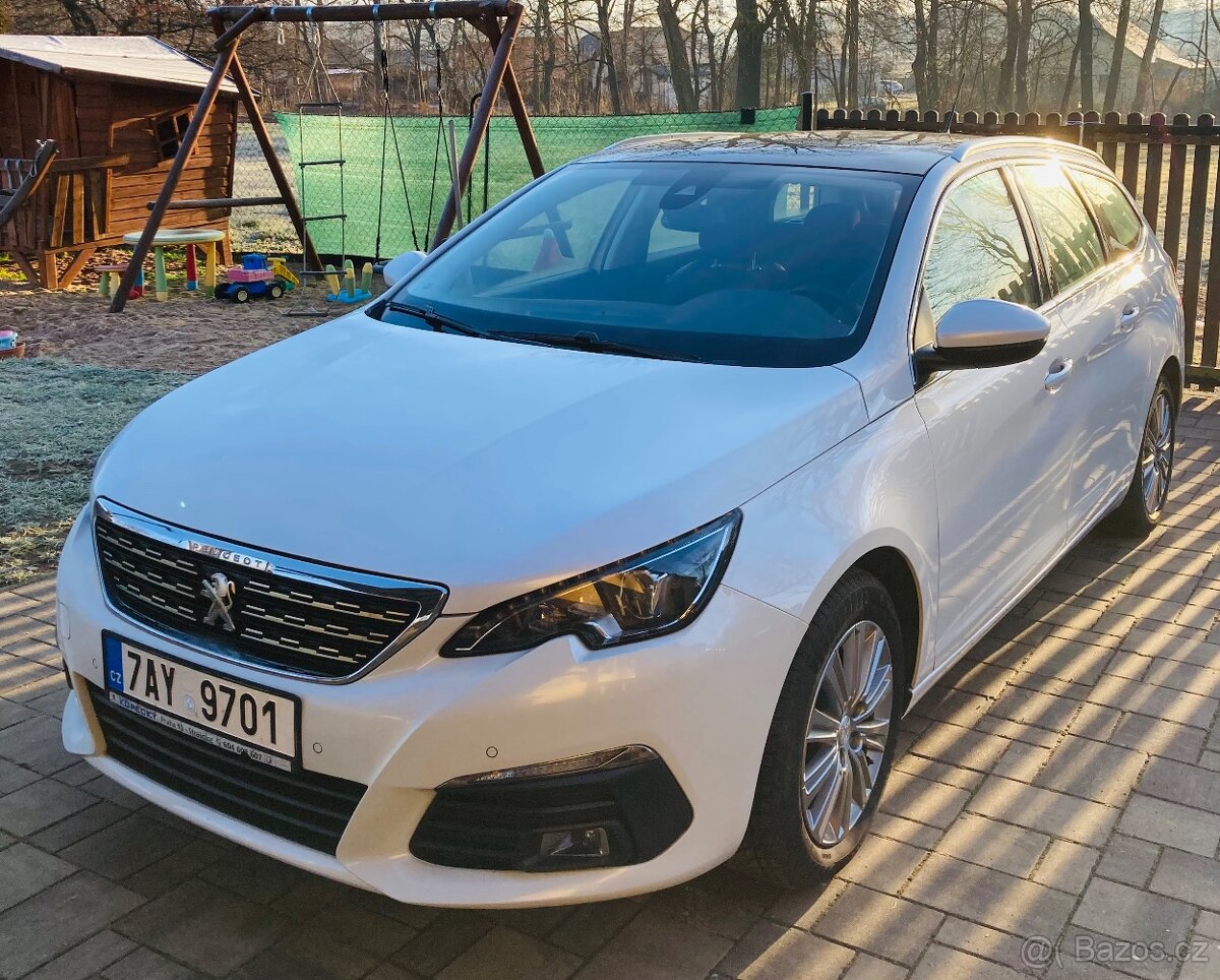 Peugeot 308 SW, allure, panorama, ČR, perleťová metaliza