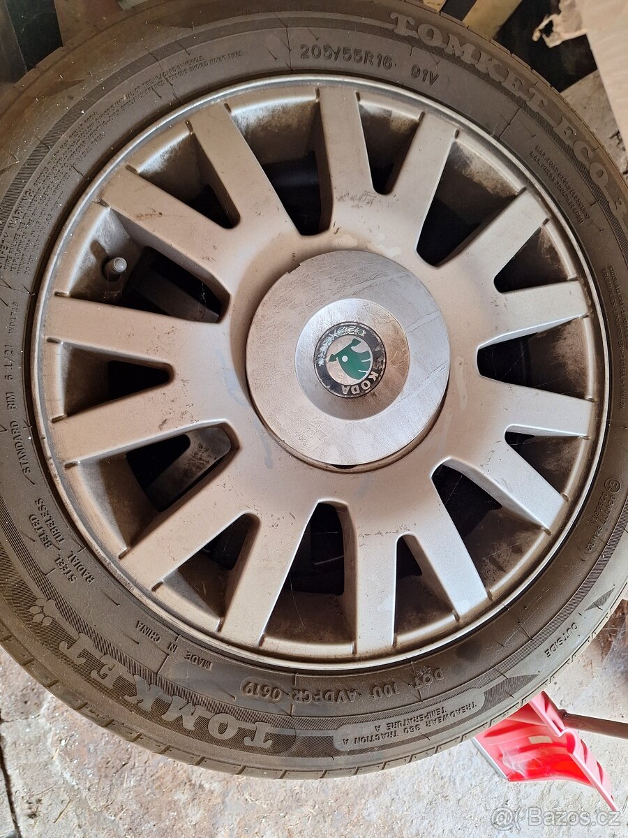 Alu disky s pneu Škoda