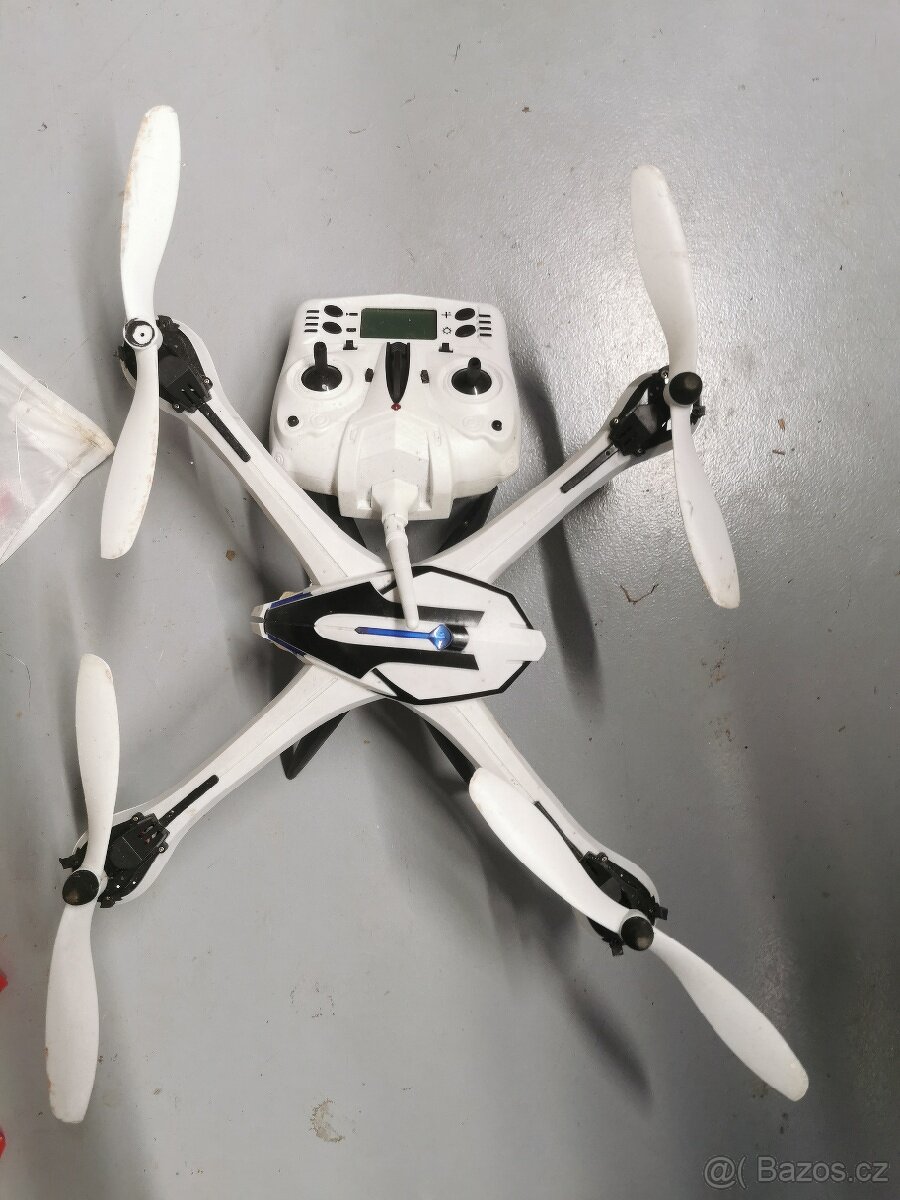 Dron Tarantula.