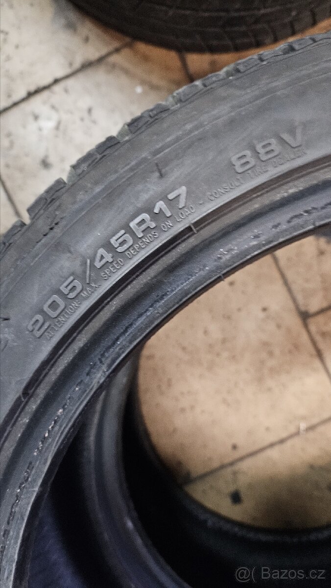 2ks Zimní Pneu 205/45/R17 Goodyear