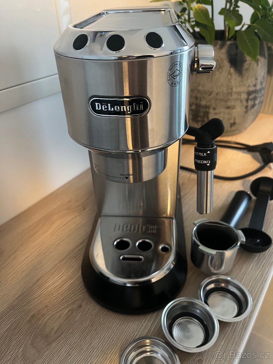 Kávovar Delonghi