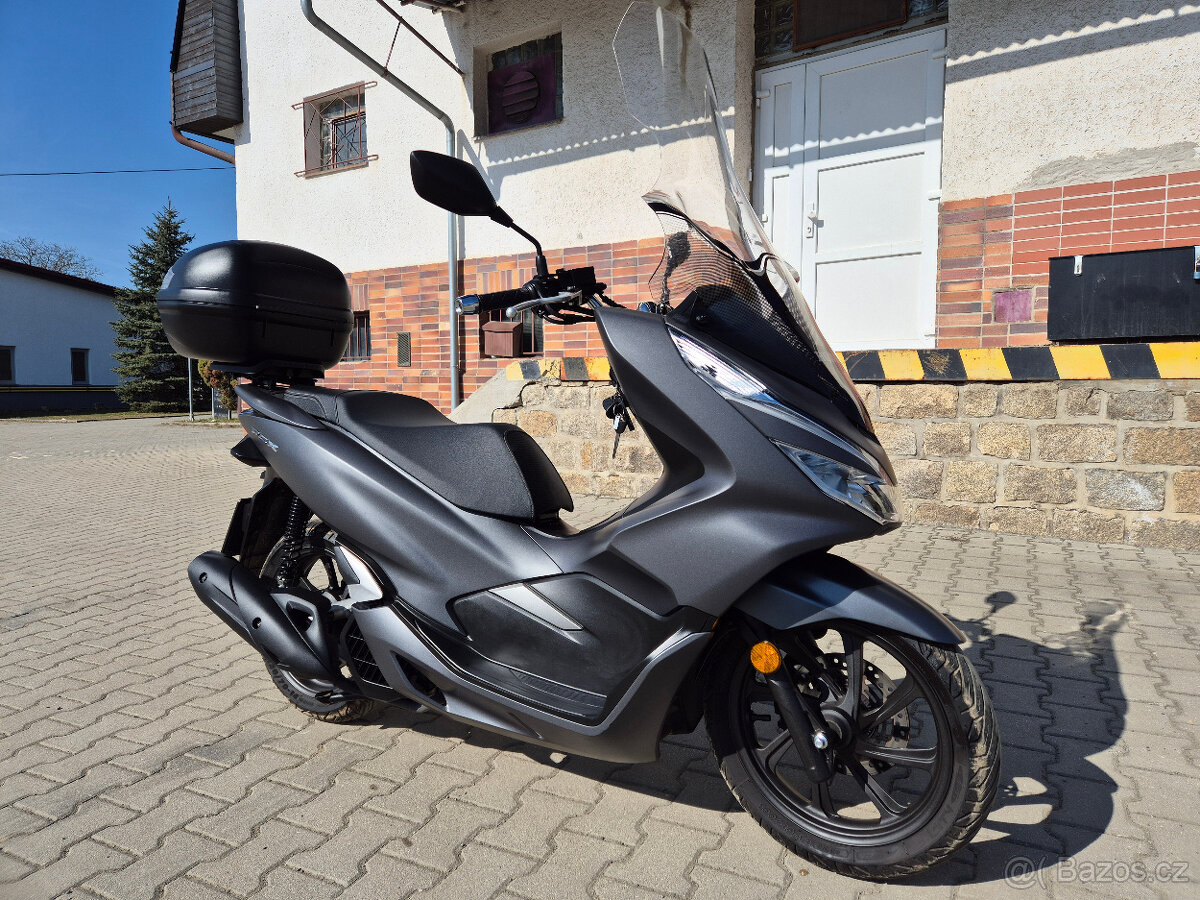 Prodám Honda PCX125 , r. v. 2019, verze s ABS, ČR, 10827km