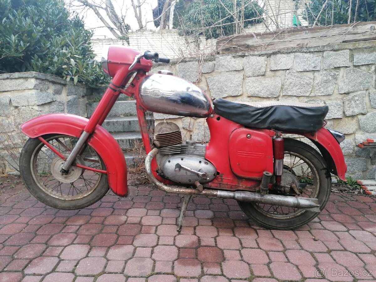 Jawa kývačka 125 typ 355