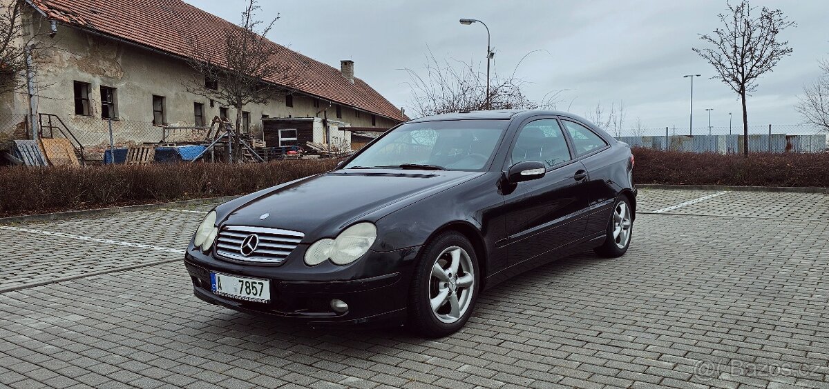 Mercedes-Benz C-Coupe 200 Kompressor, Super stav a výbava