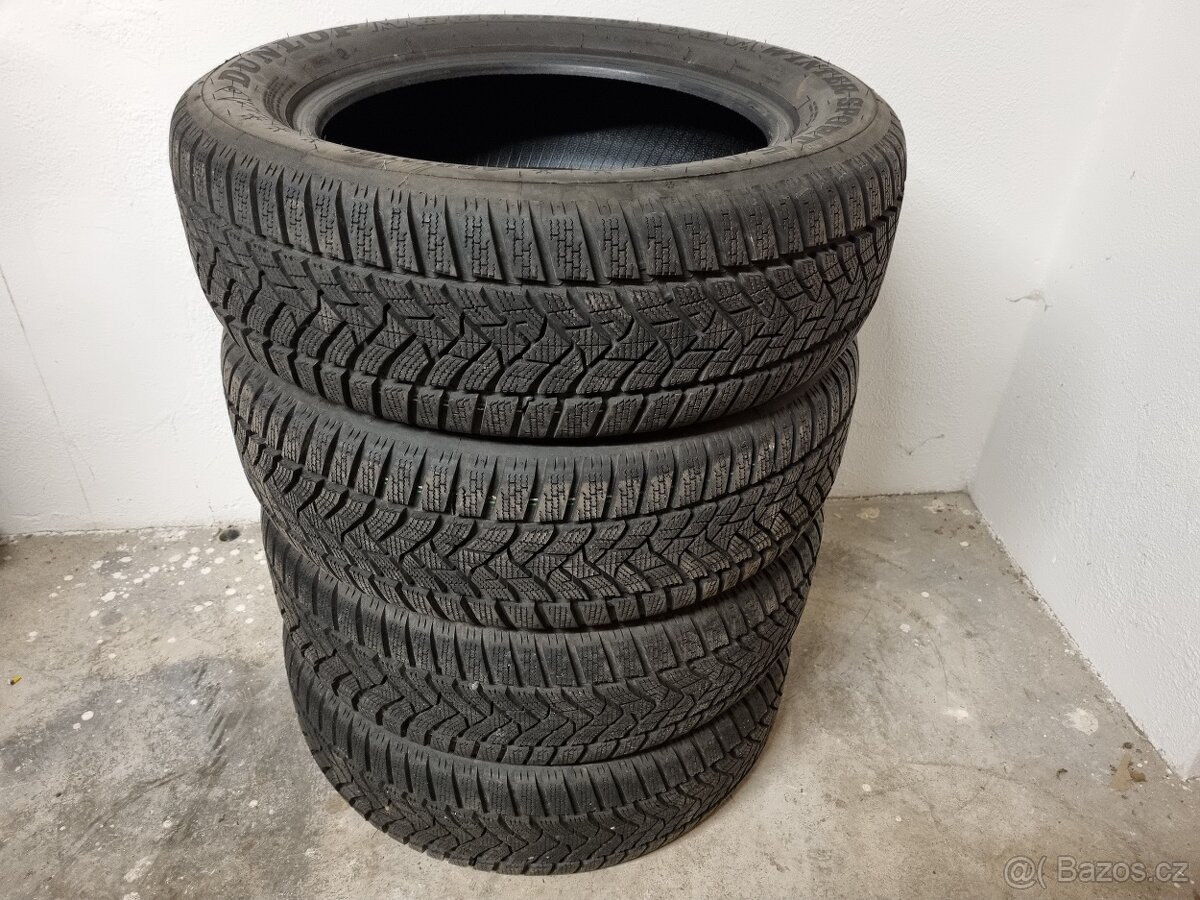 Zimní Dunlop 205/60 R16, zánovní