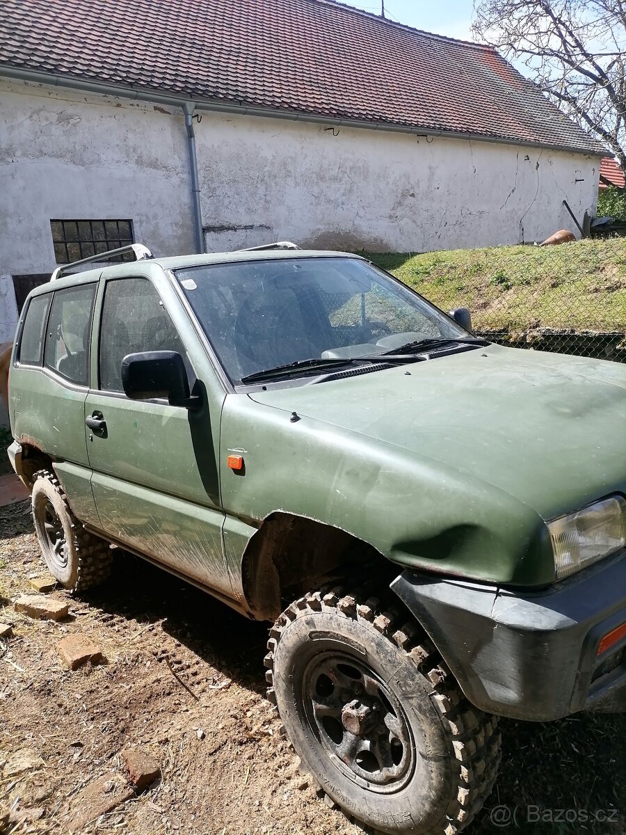 Nissan terrano