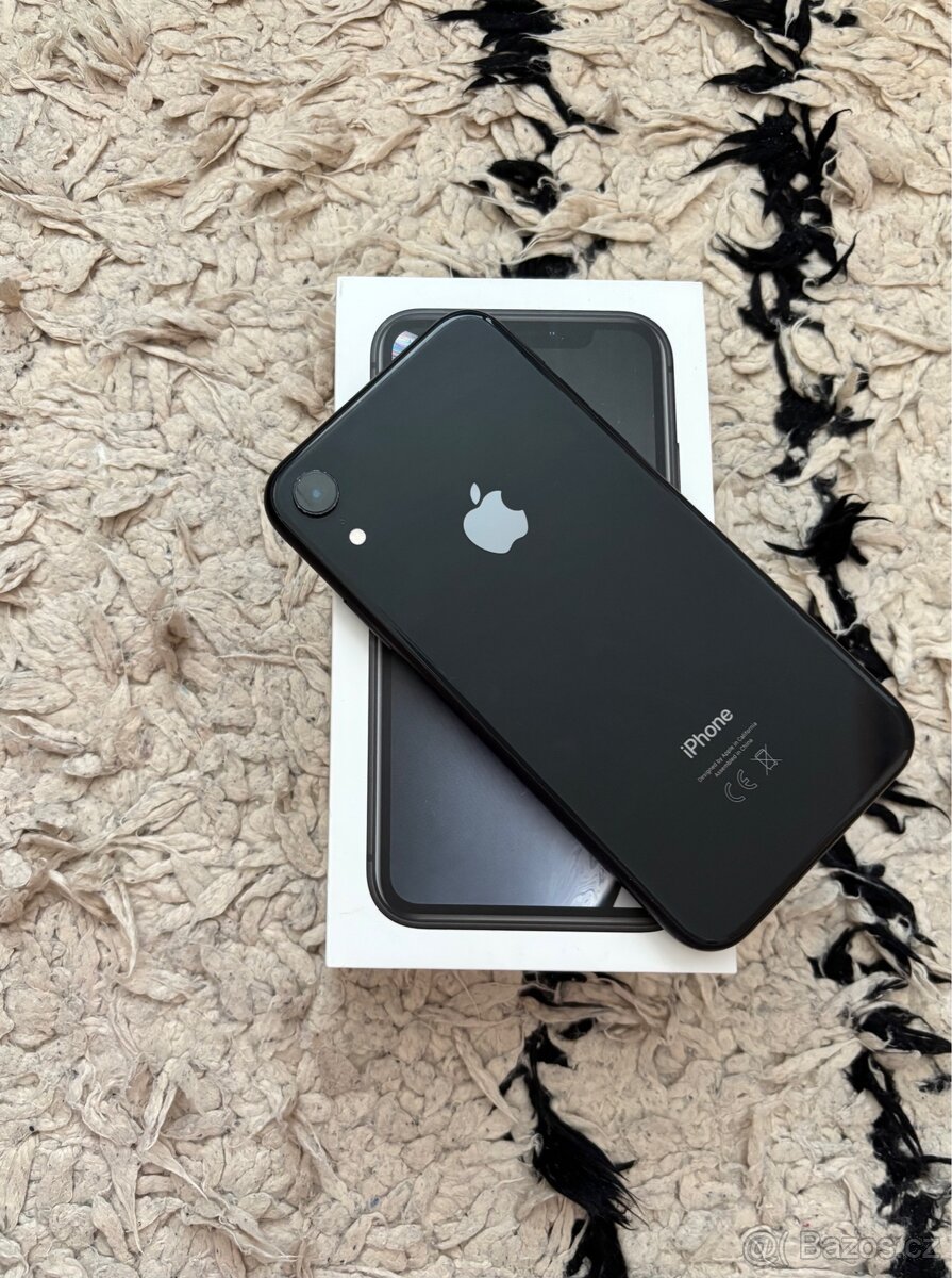 IPhone XR 64 GB černý