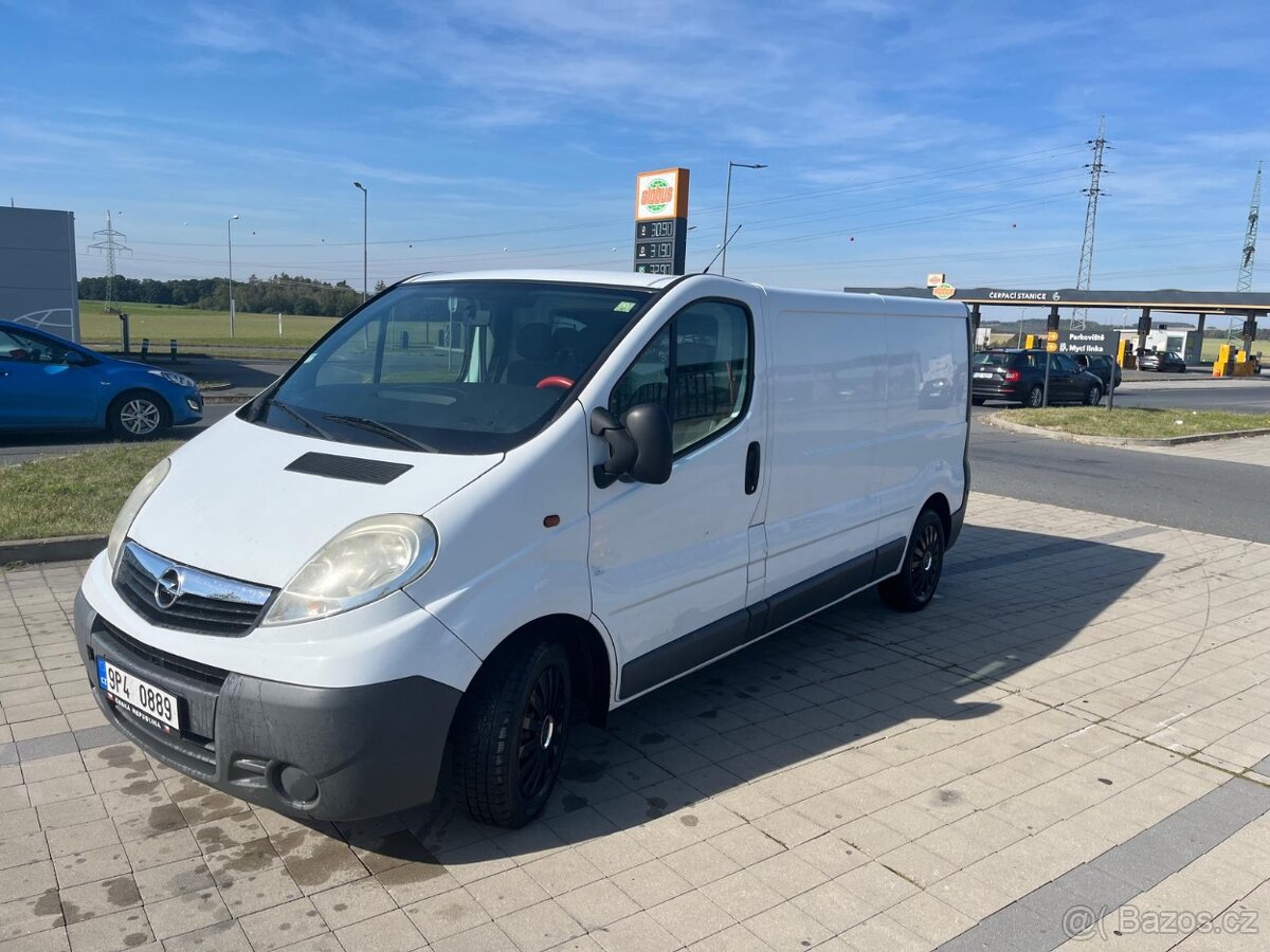 Opel vivaro Long 2.5 CDTI,STK 10/2026