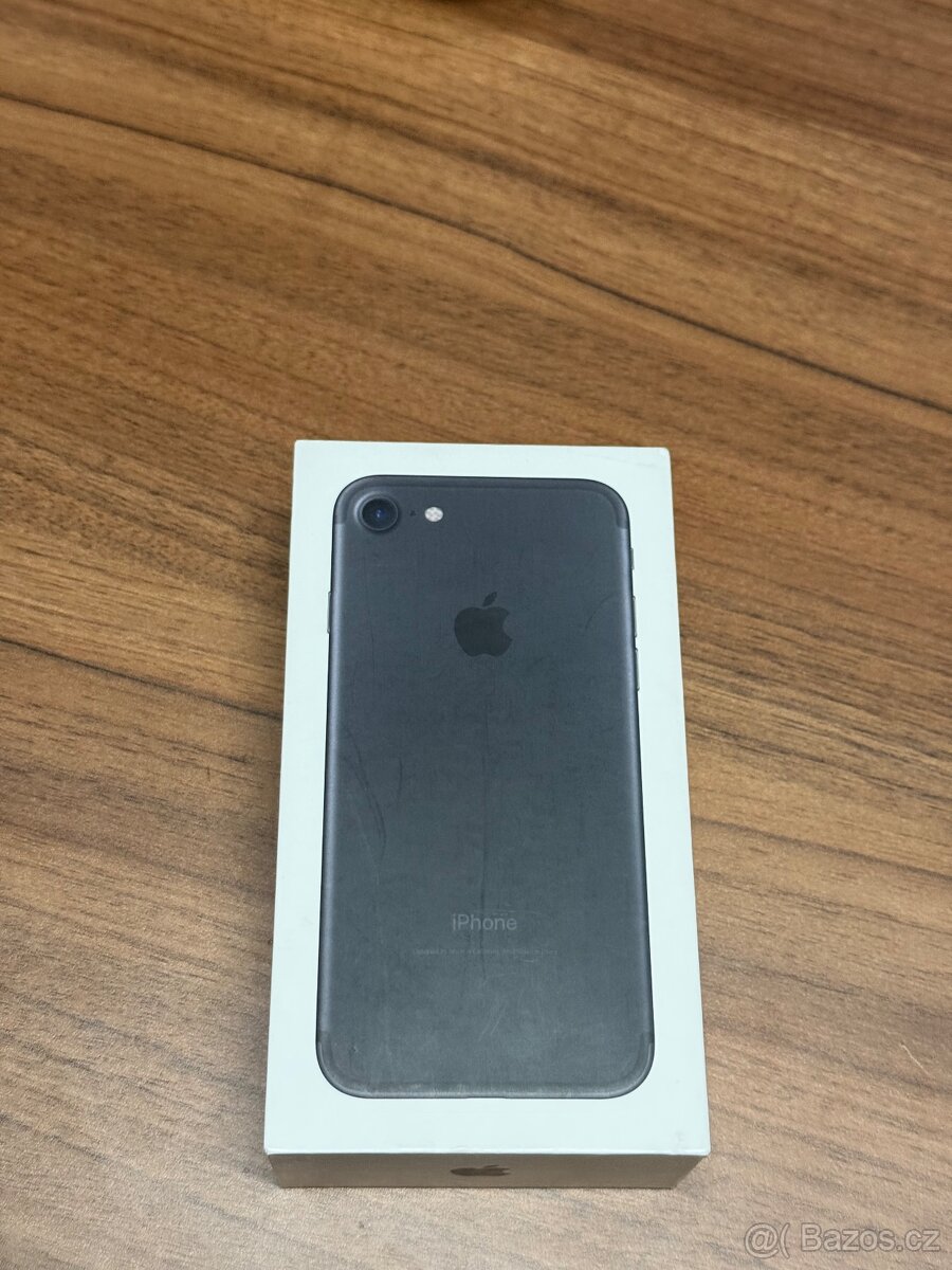 iPhone 7 32GB černý