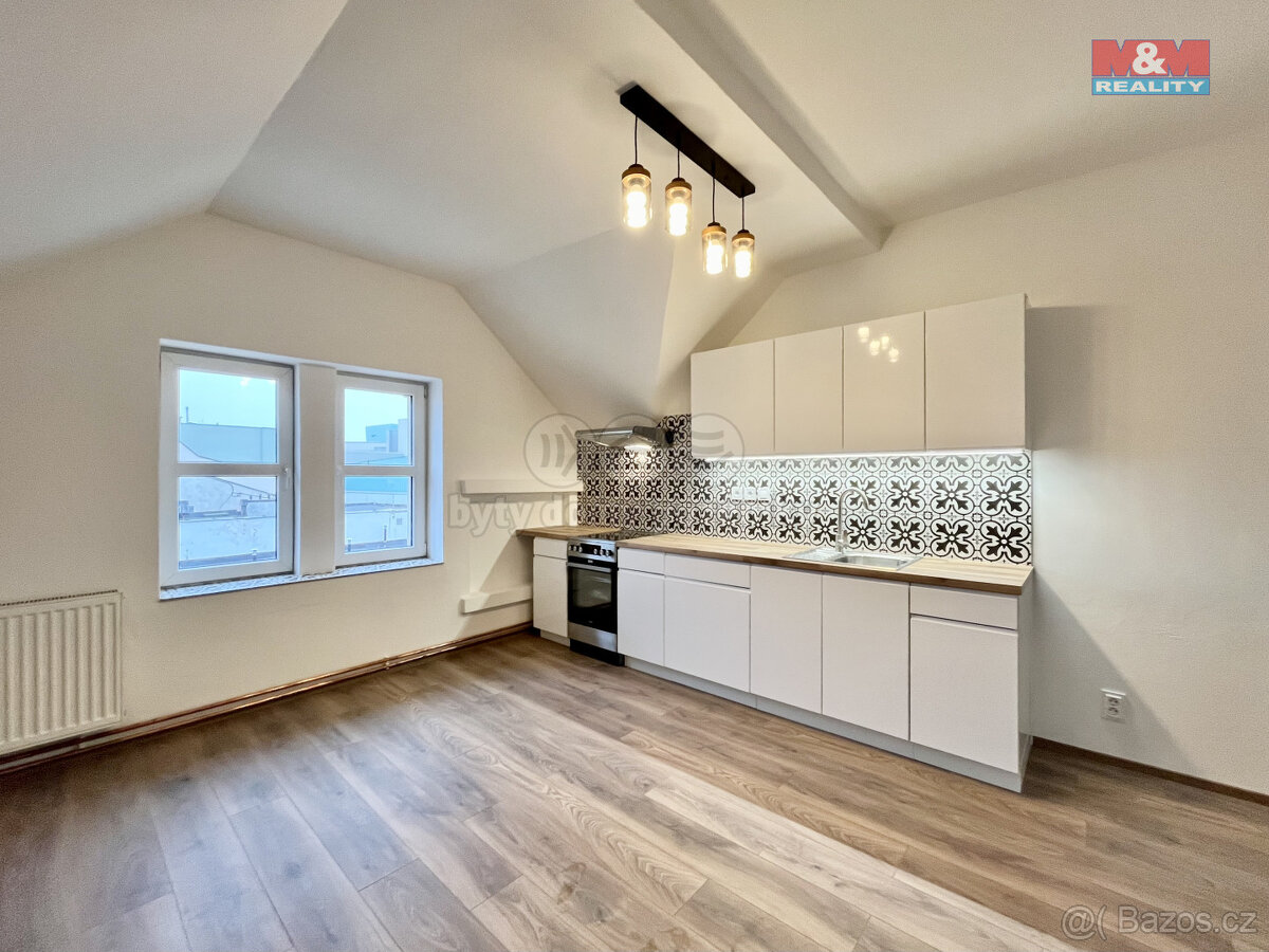 Pronájem bytu 5+kk, 100 m², Liberec, ul. Felberova