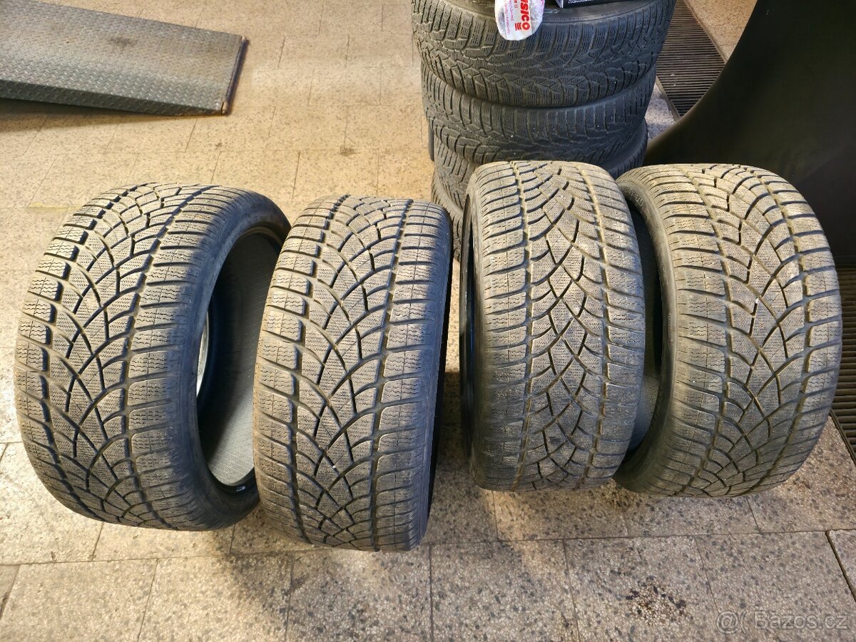 Zimní pneu Dunlop 275/35 R20 90% vzorek