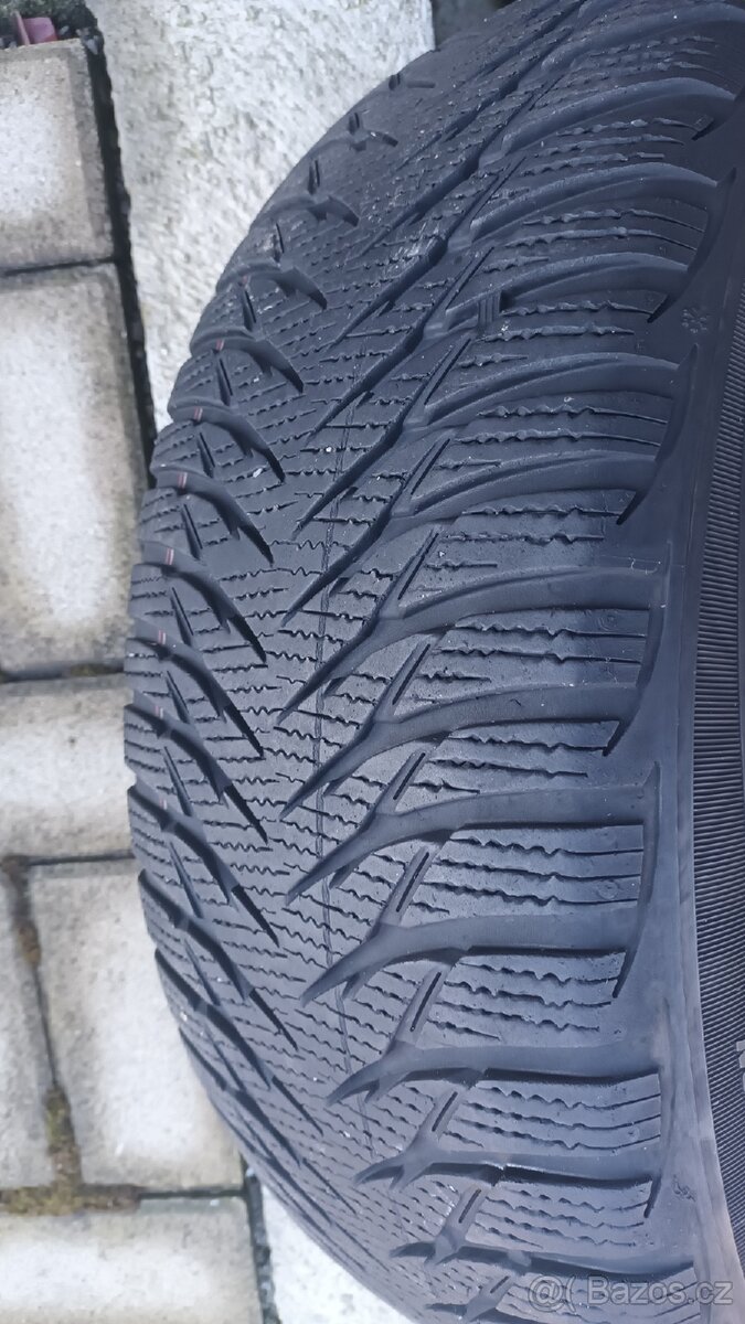 Prodám GOODYEAR  ULTRAGRYP 8