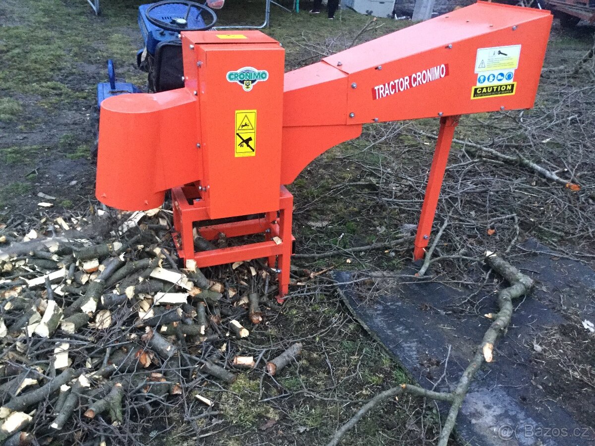 špalíkovač za traktor, špalíkovač do 9 cm průměru + kardan