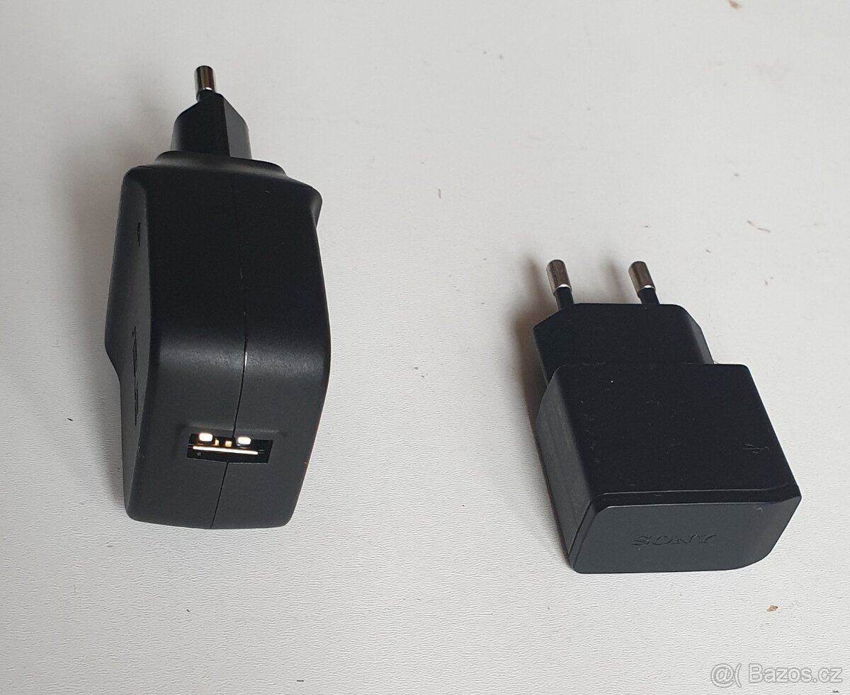 USB nabíječka Sony Ericson 5V / 1A a Asus 5V / 2A