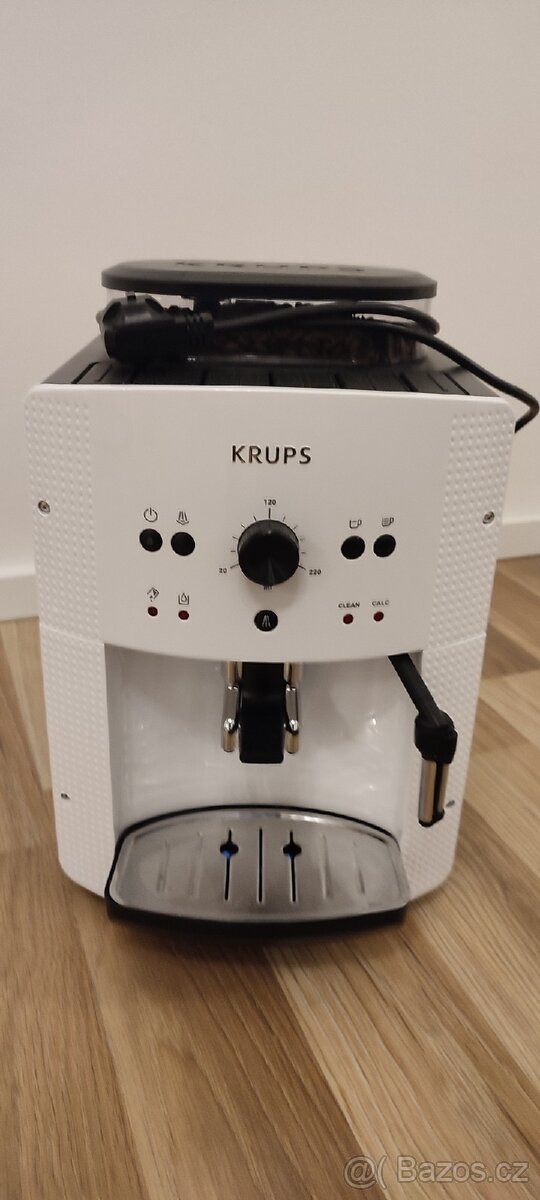 Krups kávovar Essential EA8105