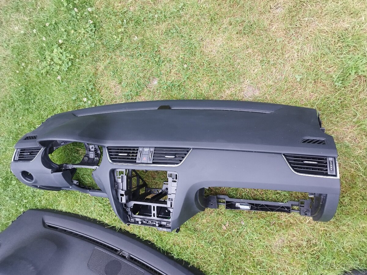 Škoda Octavia 3 airbagy,pásy,palubní deska