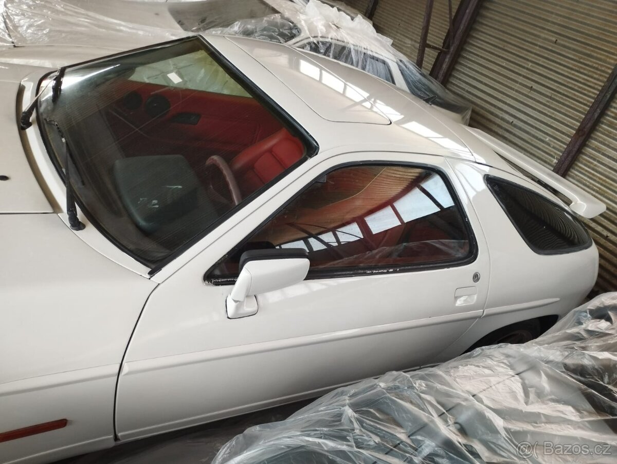 Porsche 928 S4 1991 v renovaci, celolak, raritní kus bez rzi