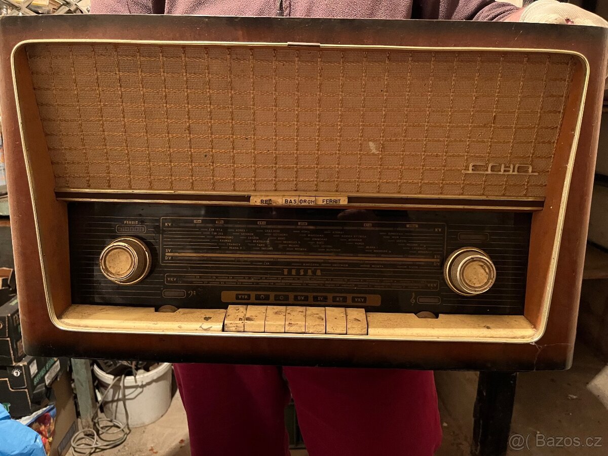 Retro rádio Tesla