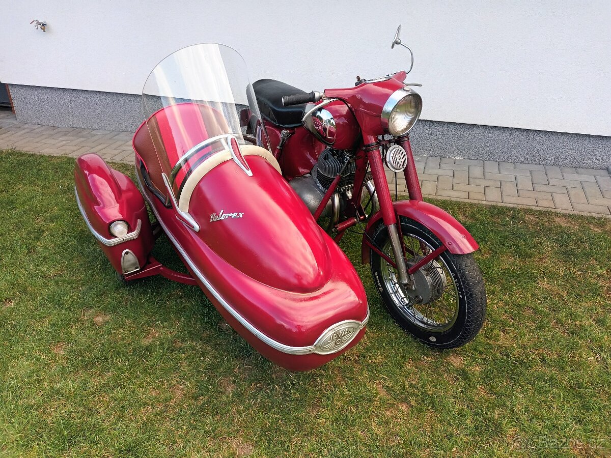 Jawa 350 se sajdou Velorex 560