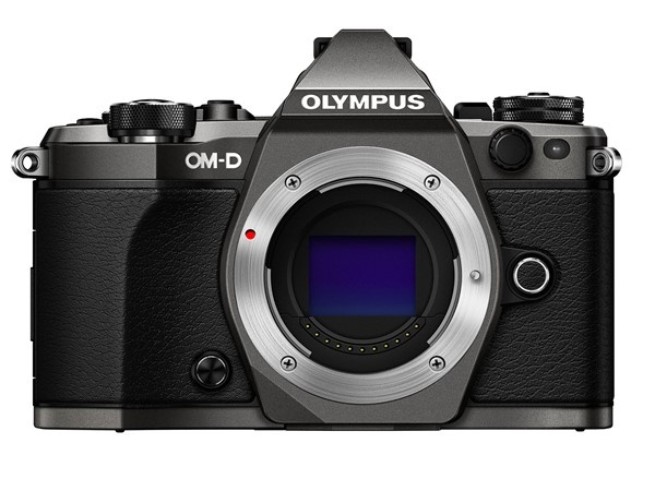 Olympus E-M5 mark II – limitovaná edice Titanium