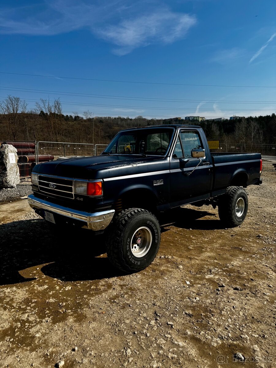 FORD F150 4x4 V8 5.0L 5q manuál rok 1989