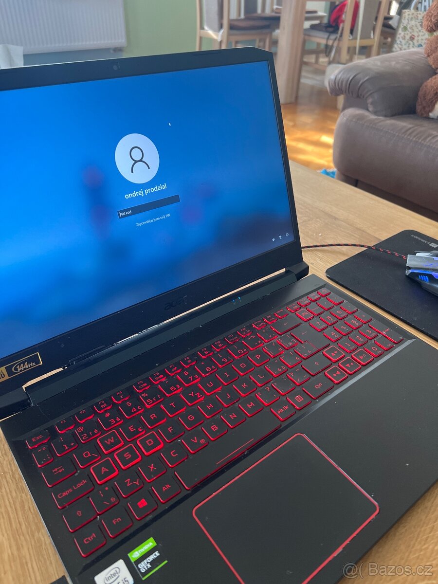 Herní notebook Acer Nitro 5 (herní myš a podložka pod myš v