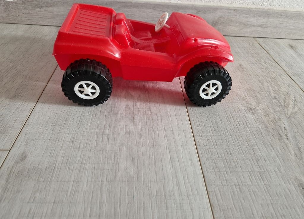 Plastové terénní auto, buggy (i na tahání), hračka