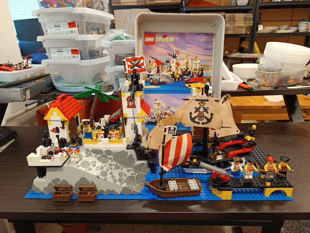 LEGO Pirates 6277 Imperial Trading Outpost