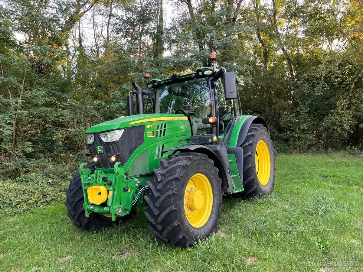 John Deere 6135R