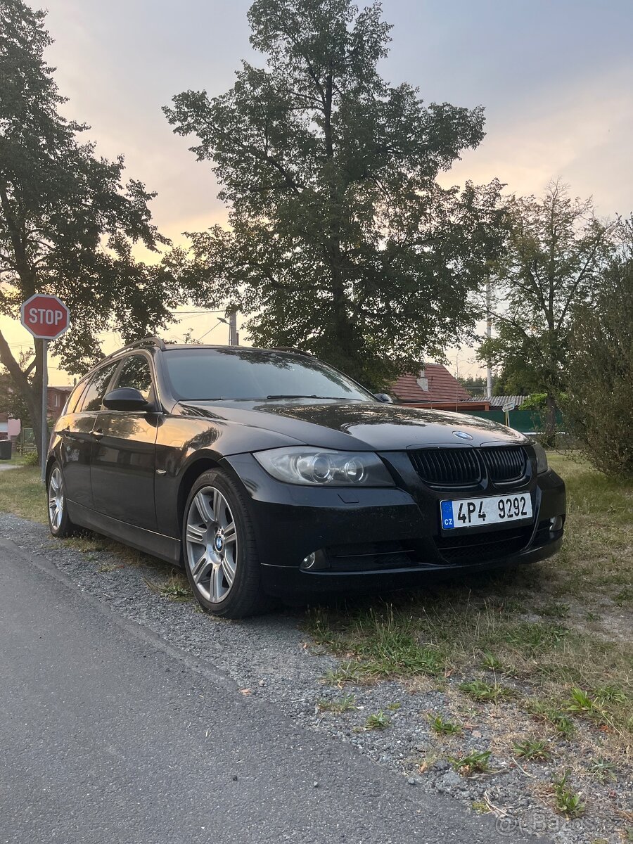 BMW e91, 325i