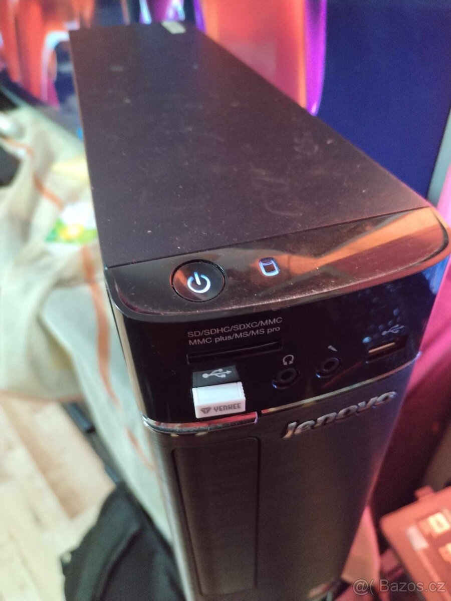 PC LENOVO i5/ 8Gb/ 256GB SSD / HD 7000 2GB/ Win11