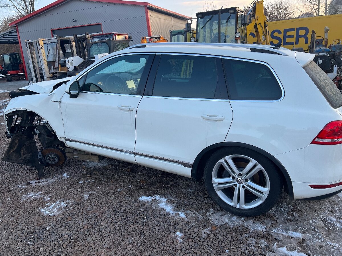 VW Touareg 7P 3.0 tdi 2011 Náhradní Dily