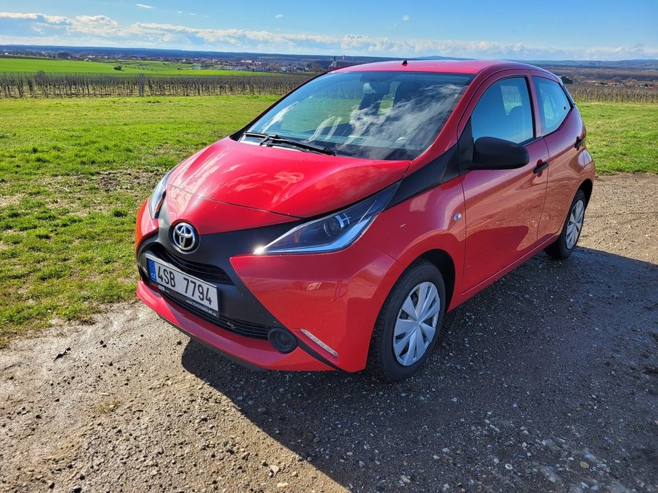 2018 Toyota Aygo 1.0 VVT-I červená 43 000 km