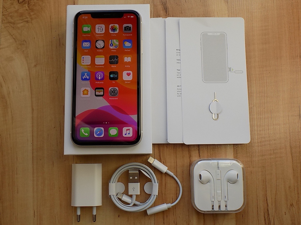 APPLE iPhone 11 128GB White - ZÁRUKA - TOP STAV - 100% bat.