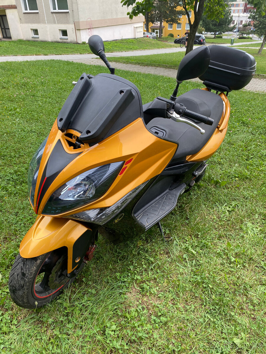 Skútr Kymco Xciting