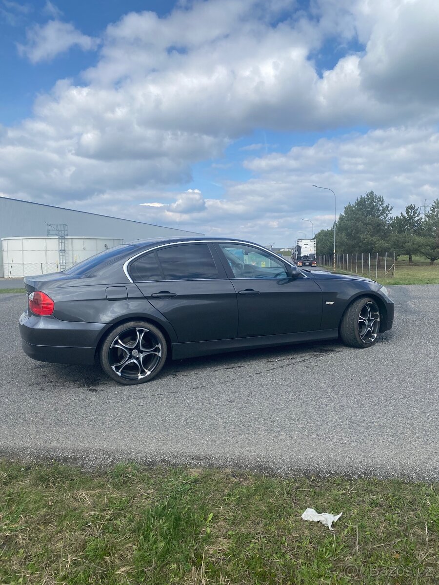 BMW E90