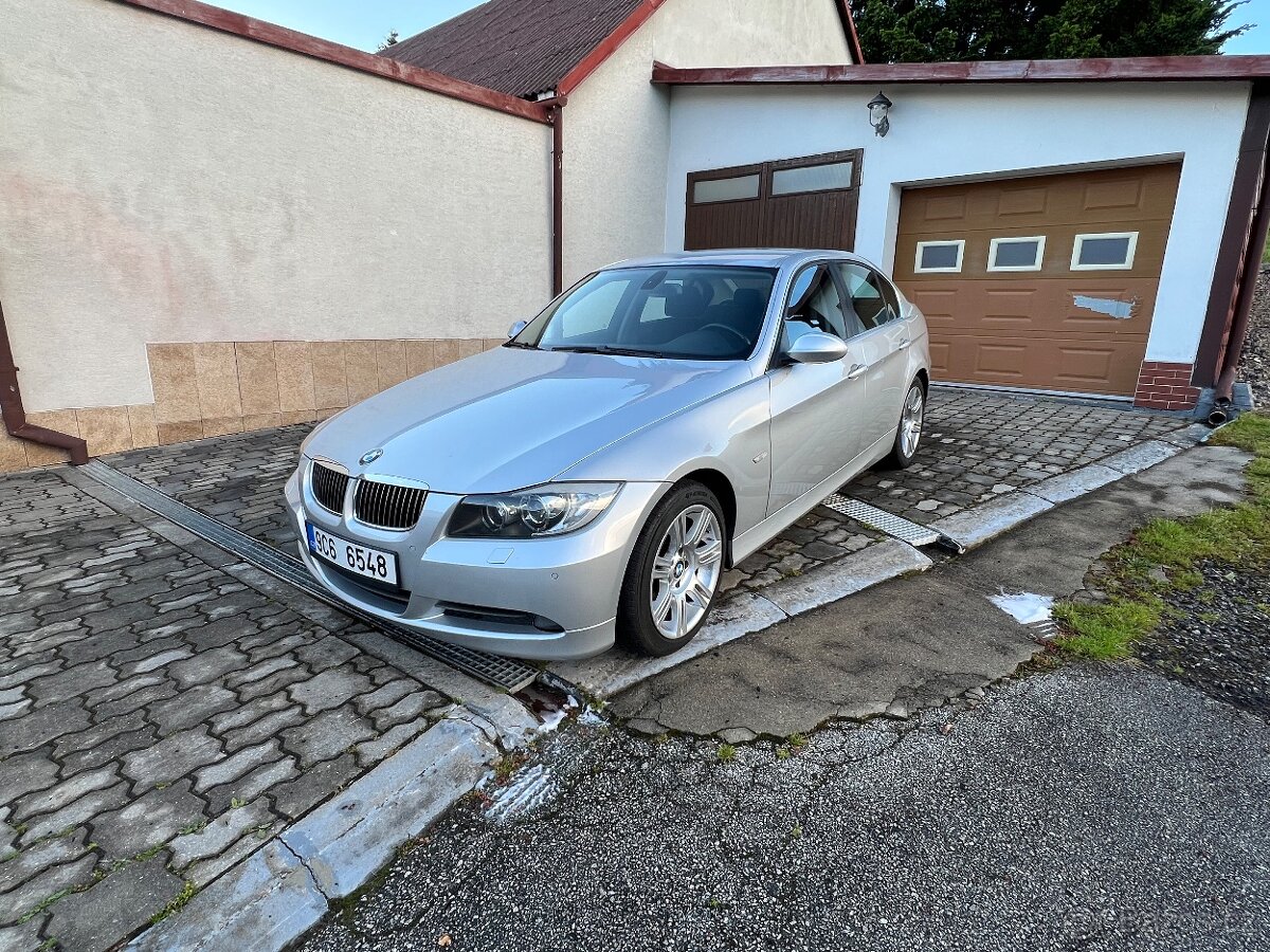 BMW e90 325i