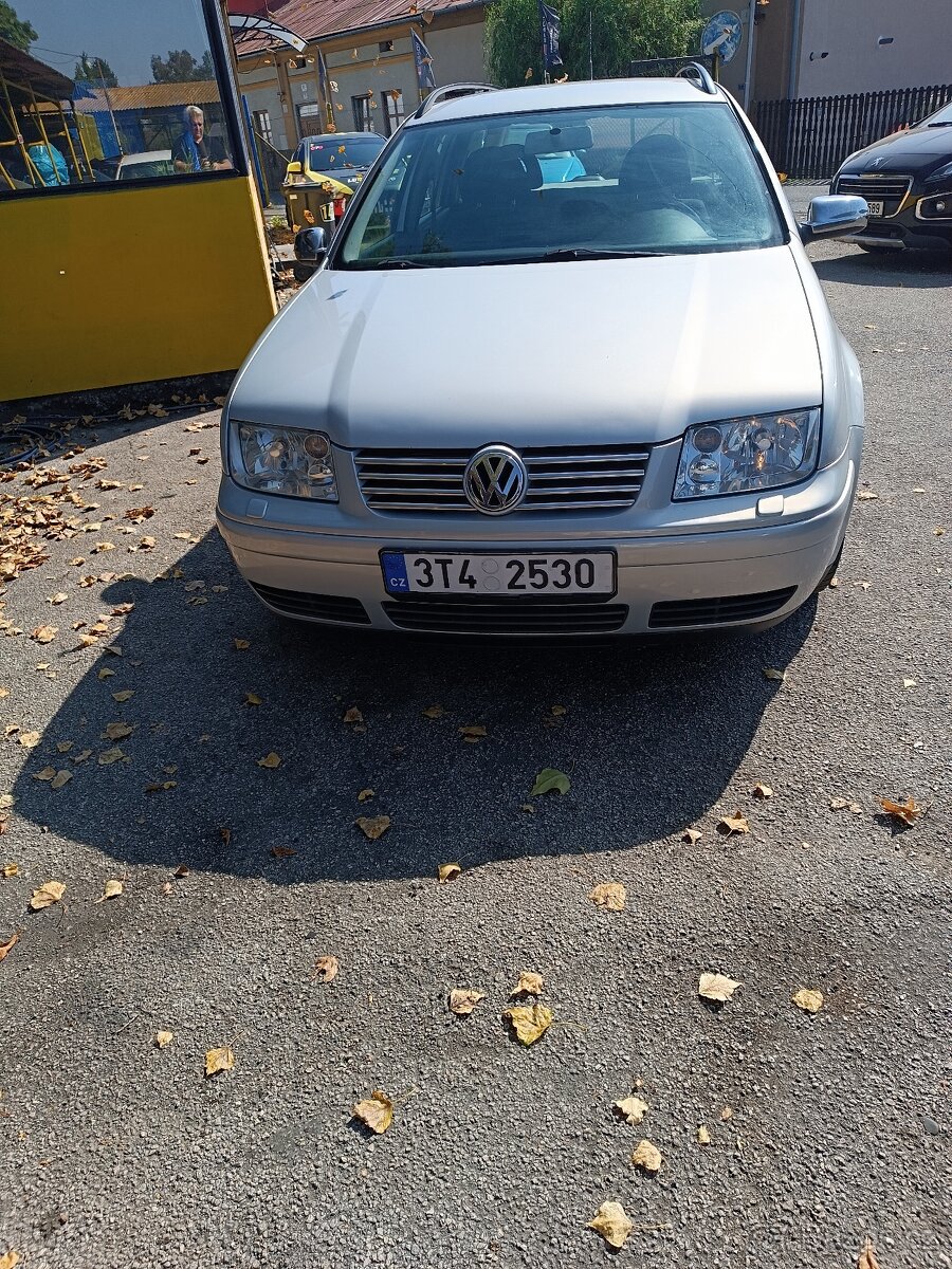 prodám VW Bora ,1.6.74kW r.v.2000  TZ, klima nová STK