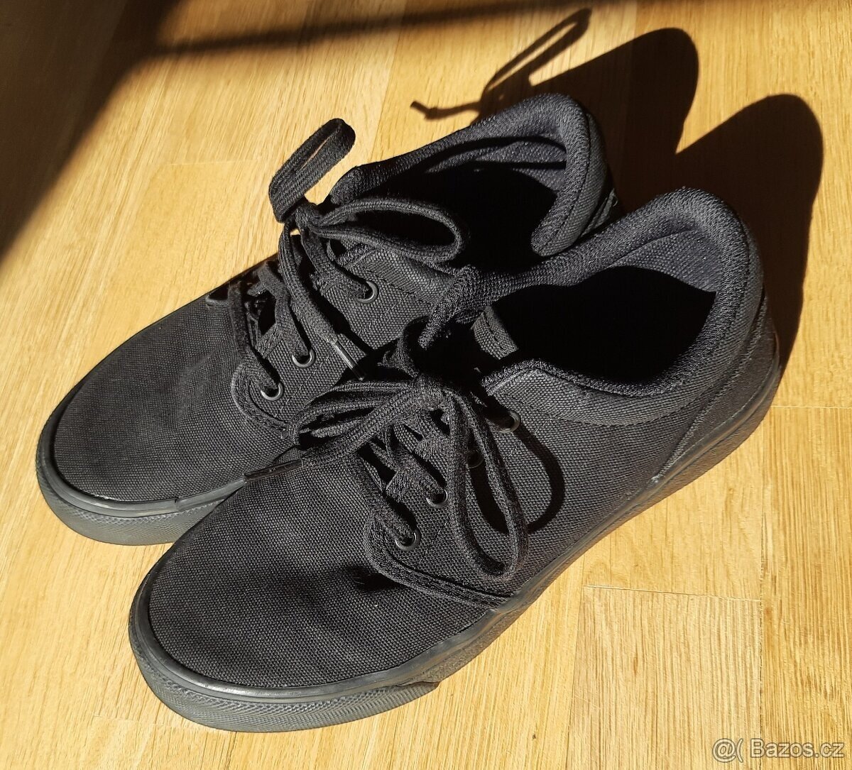 Černé sportovní skateboardové boty Decathlon vel. 39